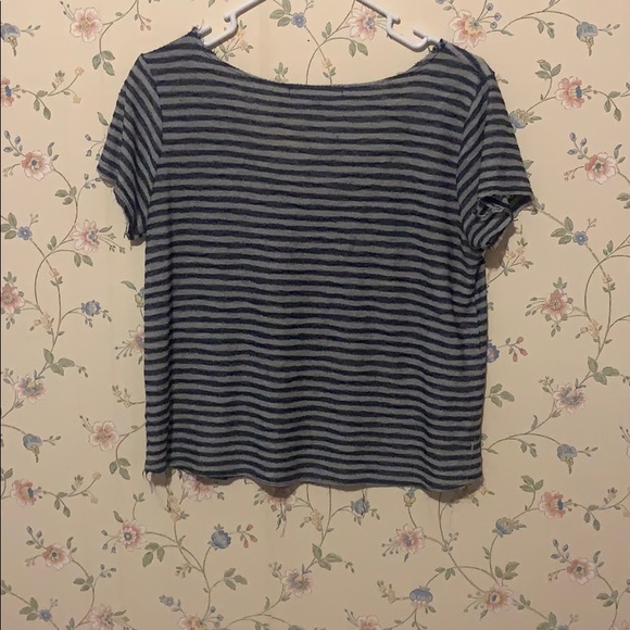 Distressed V-Neck Top - Picture 3 of 3